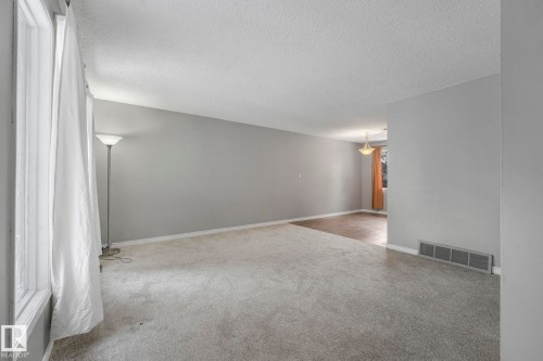 6411 12 Avenue, Edmonton, AB - Indoor Photo Showing Other Room
