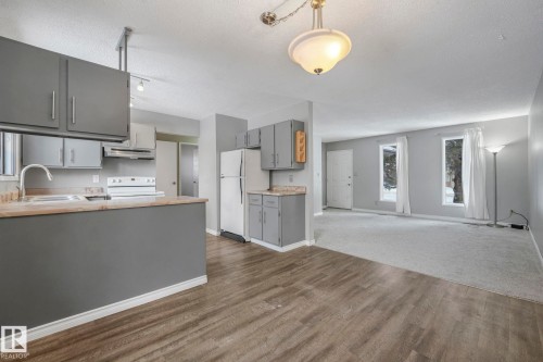 6411 12 Avenue, Edmonton, AB - Indoor Photo Showing Kitchen