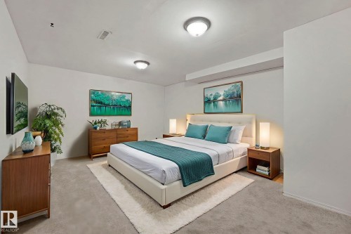 6411 12 Avenue, Edmonton, AB - Indoor Photo Showing Bedroom