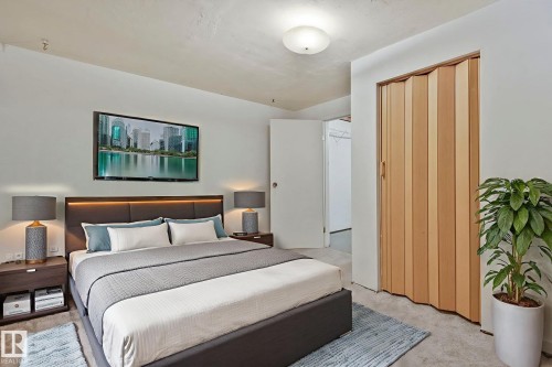 6411 12 Avenue, Edmonton, AB - Indoor Photo Showing Bedroom