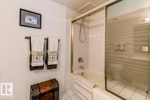 1403 11503 100 Avenue, Edmonton, AB - Indoor Photo Showing Bathroom