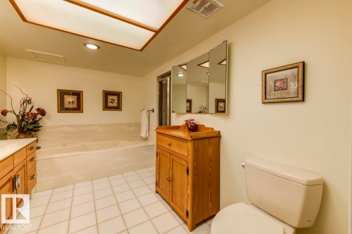 1403 11503 100 Avenue, Edmonton, AB - Indoor Photo Showing Bathroom