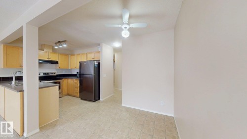 116 230 Edwards Drive, Edmonton, AB - Indoor Photo Showing Kitchen