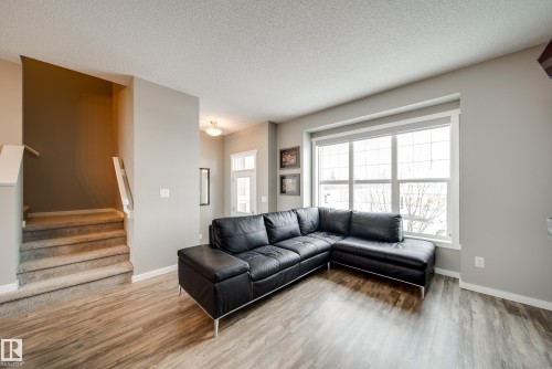 124 Southfork Road, Leduc, AB - Indoor Photo Showing Living Room