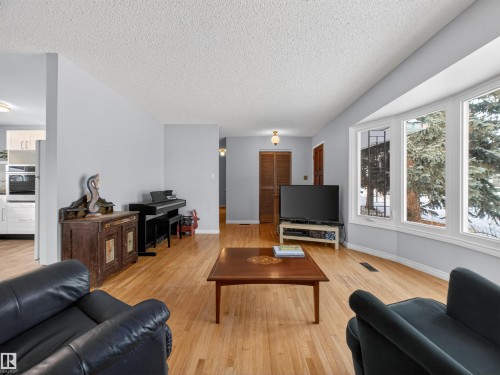 3 Fallhaven Place, St. Albert, AB - Indoor Photo Showing Living Room