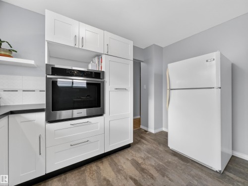 3 Fallhaven Place, St. Albert, AB - Indoor Photo Showing Kitchen