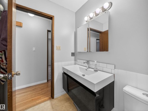 3 Fallhaven Place, St. Albert, AB - Indoor Photo Showing Bathroom