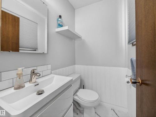 3 Fallhaven Place, St. Albert, AB - Indoor Photo Showing Bathroom