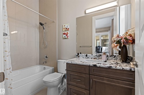 Bathroom with shower / tub combo and vanity - 2796 Wheaton Drive, Edmonton, AB - Indoor Photo Showing Bathroom