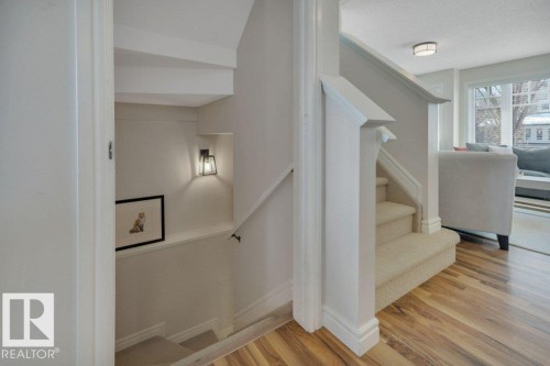 2464 Austin Crescent, Edmonton, AB - Indoor Photo Showing Other Room