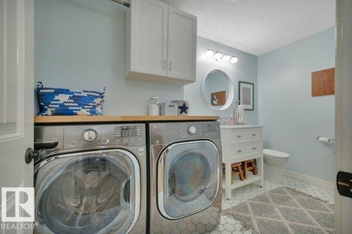 2464 Austin Crescent, Edmonton, AB - Indoor Photo Showing Laundry Room