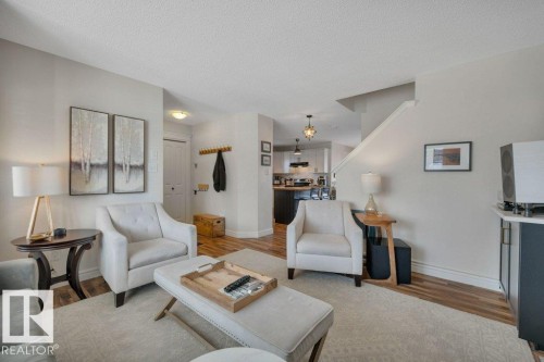 2464 Austin Crescent, Edmonton, AB - Indoor Photo Showing Living Room