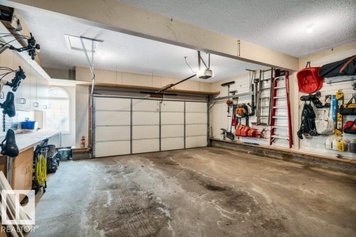 14 Dunfield Crescent, St. Albert, AB - Indoor Photo Showing Garage