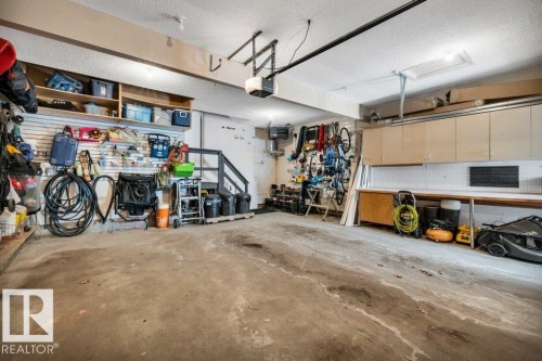 14 Dunfield Crescent, St. Albert, AB - Indoor Photo Showing Garage