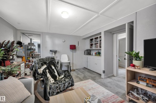 11109 81 Avenue, Edmonton, AB - Indoor Photo Showing Other Room