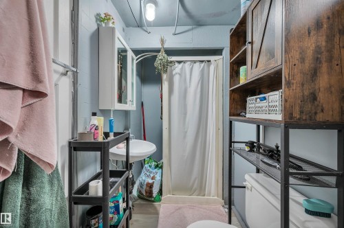 11109 81 Avenue, Edmonton, AB - Indoor