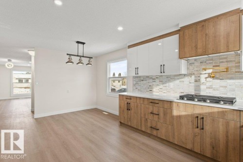 3043 142 Avenue, Edmonton, AB - Indoor Photo Showing Kitchen
