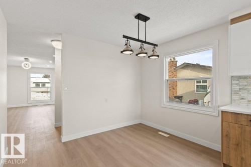 3043 142 Avenue, Edmonton, AB - Indoor Photo Showing Other Room