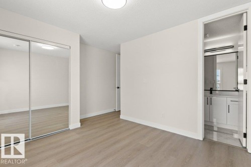 3043 142 Avenue, Edmonton, AB - Indoor Photo Showing Other Room