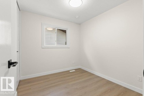 3043 142 Avenue, Edmonton, AB - Indoor Photo Showing Other Room