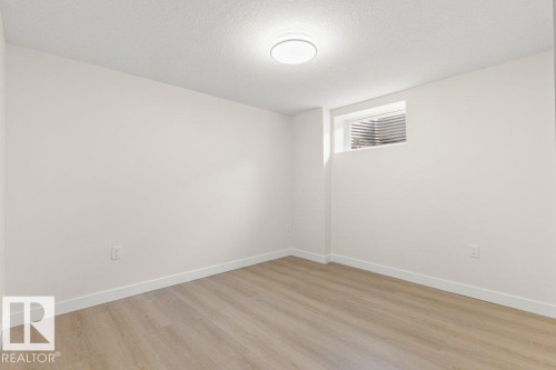 3043 142 Avenue, Edmonton, AB - Indoor Photo Showing Other Room