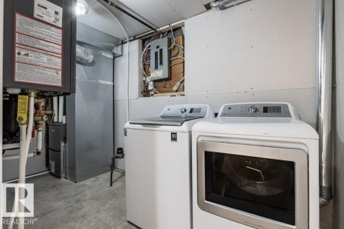 3043 142 Avenue, Edmonton, AB - Indoor Photo Showing Laundry Room