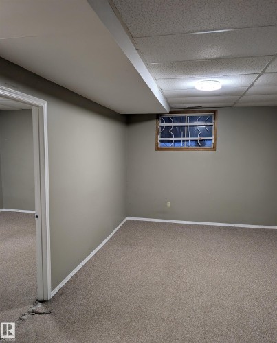 9734 152 Street, Edmonton, AB - Indoor