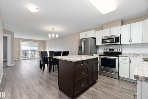 #206 4002 47 St, Drayton Valley, AB - Indoor Photo Showing Kitchen With Upgraded Kitchen