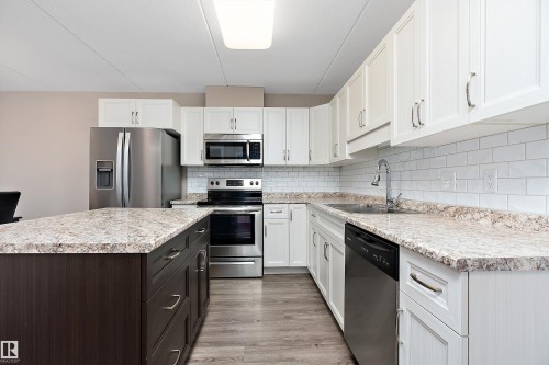 #206 4002 47 St, Drayton Valley, AB - Indoor Photo Showing Kitchen With Double Sink With Upgraded Kitchen