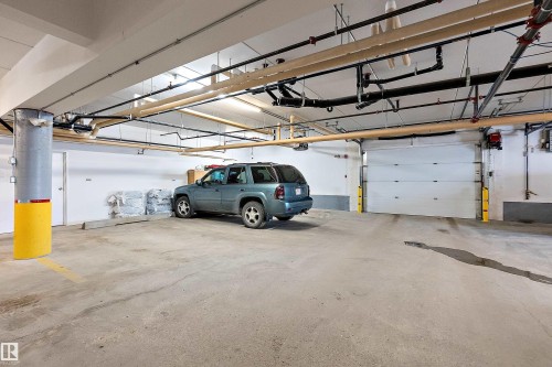 #206 4002 47 St, Drayton Valley, AB - Indoor Photo Showing Garage