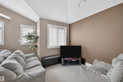 520 Stewart Crescent, Edmonton, AB - Indoor