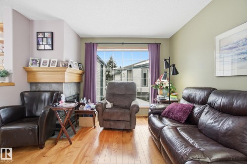 8 9731 174 Street, Edmonton, AB - Indoor Photo Showing Living Room