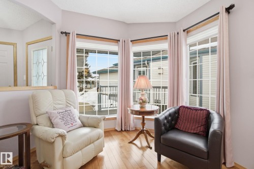 8 9731 174 Street, Edmonton, AB - Indoor Photo Showing Living Room