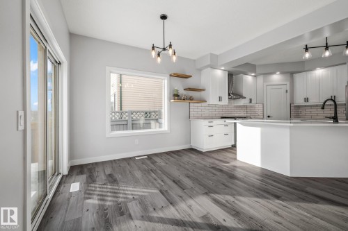 69 Hamilton Crescent, St. Albert, AB - Indoor Photo Showing Kitchen With Upgraded Kitchen