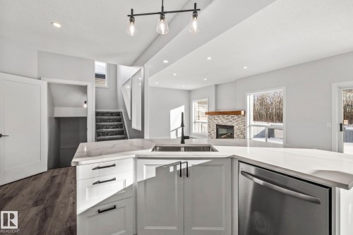 69 Hamilton Crescent, St. Albert, AB - Indoor Photo Showing Kitchen With Double Sink
