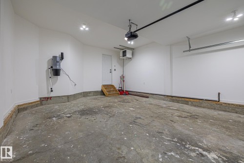 69 Hamilton Crescent, St. Albert, AB - Indoor Photo Showing Garage