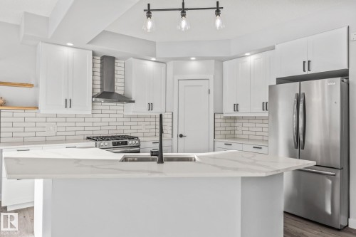 69 Hamilton Crescent, St. Albert, AB - Indoor Photo Showing Kitchen With Upgraded Kitchen