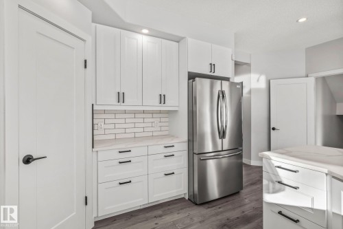 69 Hamilton Crescent, St. Albert, AB - Indoor Photo Showing Kitchen