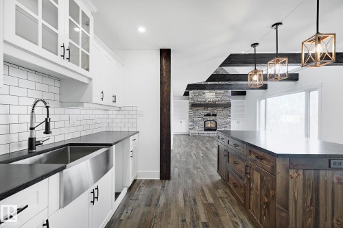 6 52019 Rge Rd 20, Rural Parkland County, AB - Indoor Photo Showing Kitchen With Upgraded Kitchen