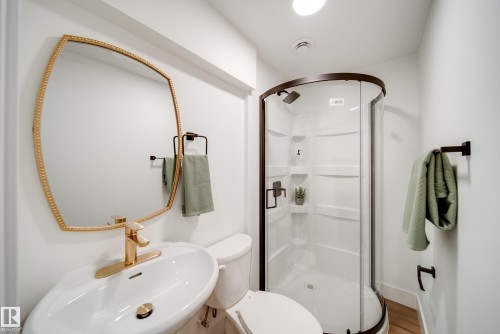 66 Akinsdale Gardens, St. Albert, AB - Indoor Photo Showing Bathroom