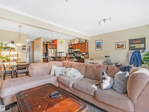10941/10943 76 Avenue, Edmonton, AB - Indoor Photo Showing Living Room