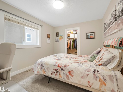 10941 76 Avenue, Edmonton, AB - Indoor Photo Showing Bedroom
