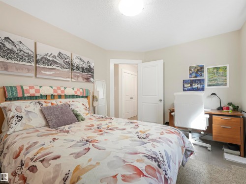 10941 76 Avenue, Edmonton, AB - Indoor Photo Showing Bedroom
