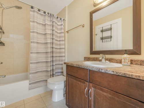 10943 76 Avenue, Edmonton, AB - Indoor Photo Showing Bathroom