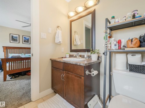 10943 76 Avenue, Edmonton, AB - Indoor Photo Showing Bathroom