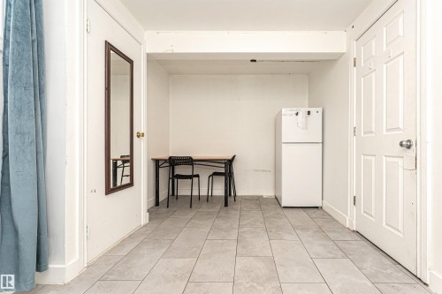 View of hall - 2349 Millbourne Road W, Edmonton, AB - Indoor