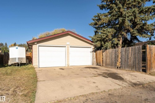 View of detached garage - 2349 Millbourne Road W, Edmonton, AB - Outdoor