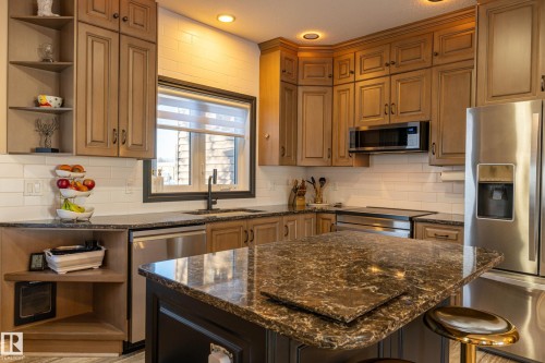 1509 14 Avenue, Cold Lake, AB - Indoor Photo Showing Kitchen With Upgraded Kitchen