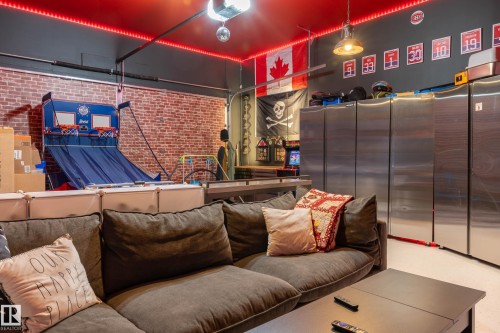 1509 14 Avenue, Cold Lake, AB - Indoor Photo Showing Garage