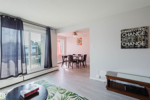 307 11415 41 Avenue, Edmonton, AB - Indoor Photo Showing Living Room